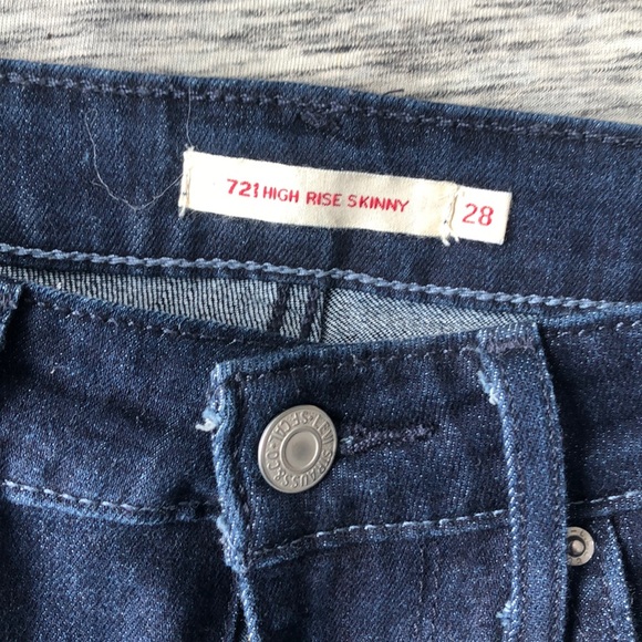 Levi’s Jean - Picture 2 of 4